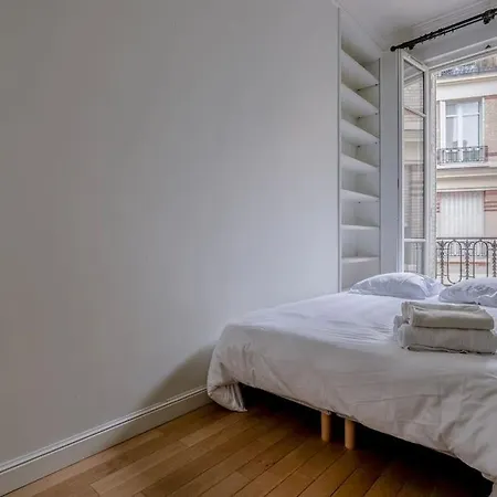 Goodguest- Luxe Stade Tour Eiffel 2bdr Lejlighed Paris