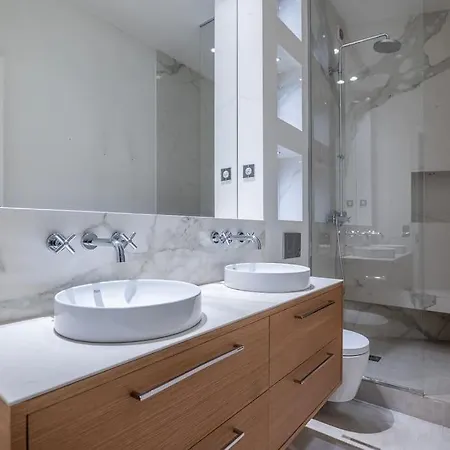 Goodguest- Luxe Stade Tour Eiffel 2bdr *