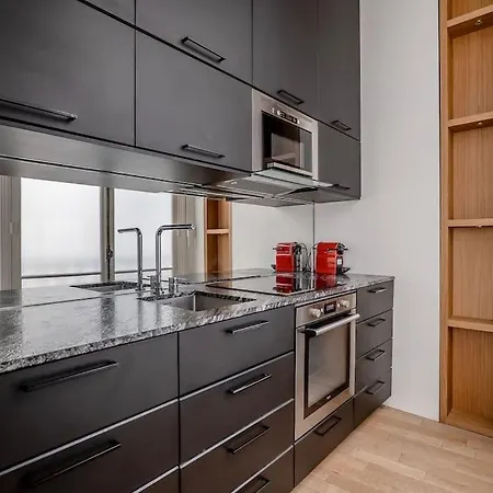 Goodguest- Luxe Stade Tour Eiffel 2bdr Paris