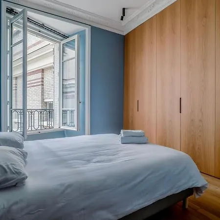 Goodguest- Luxe Stade Tour Eiffel 2bdr *