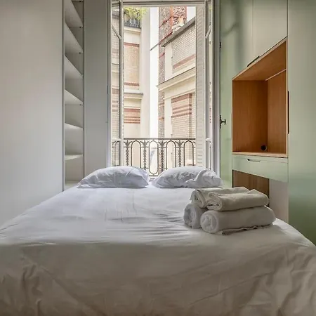 Goodguest- Luxe Stade Tour Eiffel 2bdr Parijs