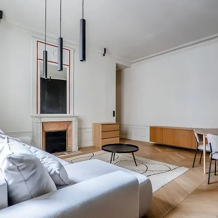 Apartament Goodguest- Luxe Stade Tour Eiffel 2bdr